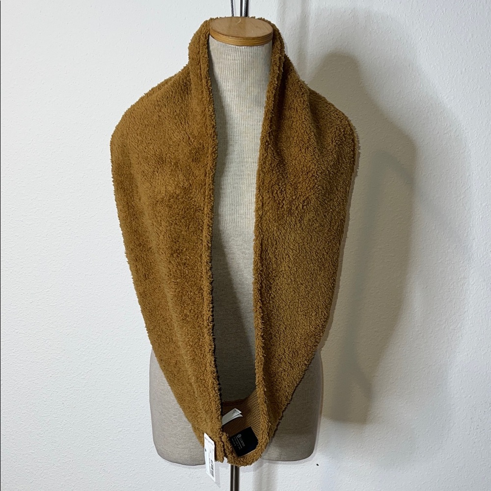 Lululemon Fuzzy Customizable Snap Scarf Skinny Fleece